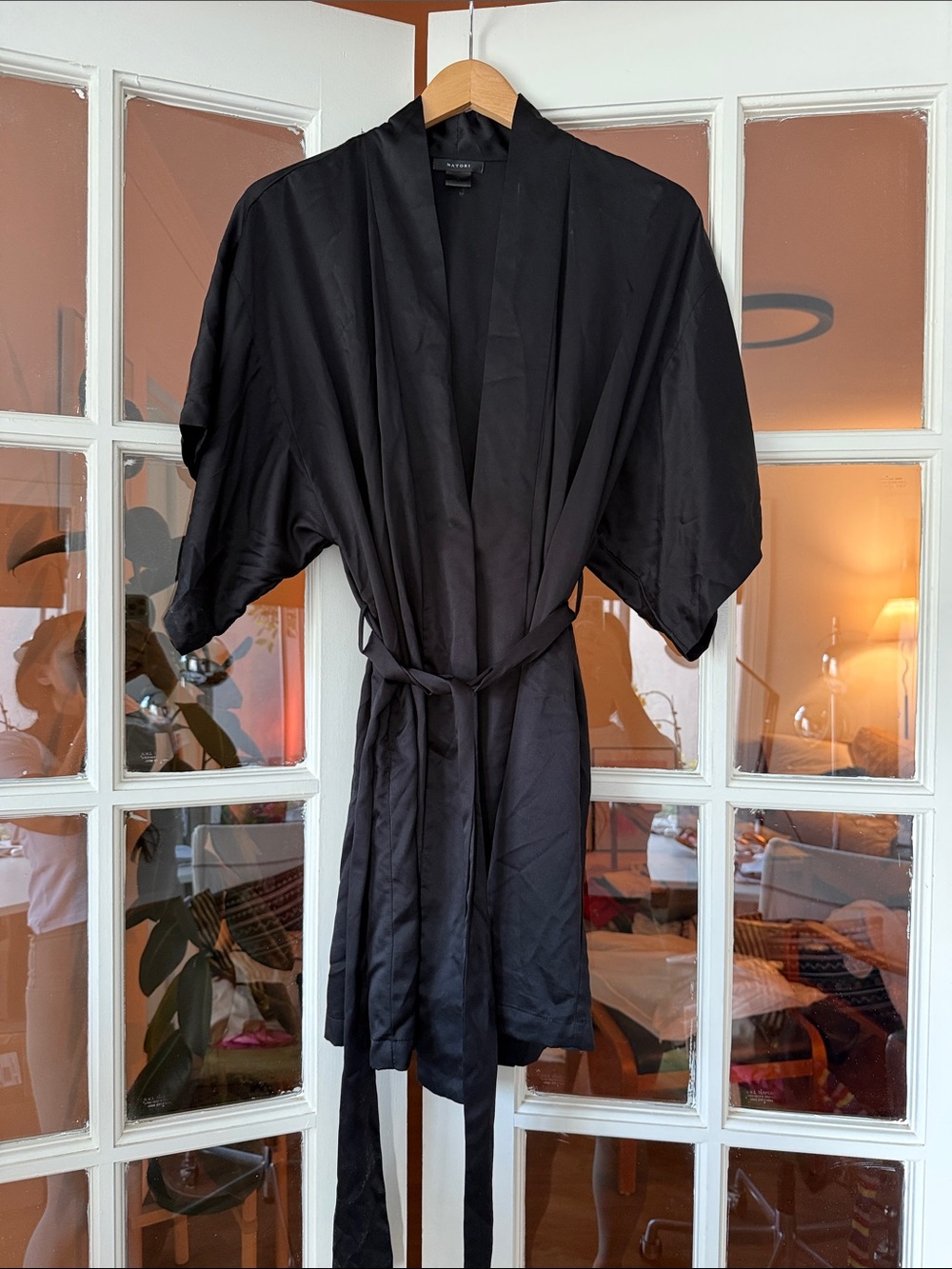 Natori Silky Black Robe XS